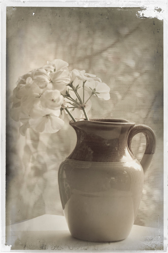 Reproduction of Cruche et Hortensias by Deborah Revell - Wall Decor Art