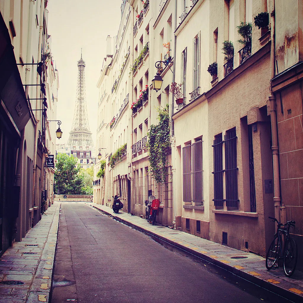 Tour Eiffel by Laura Marshall. SKU 21921a. Archival Giclee Fine art print for wall decor.